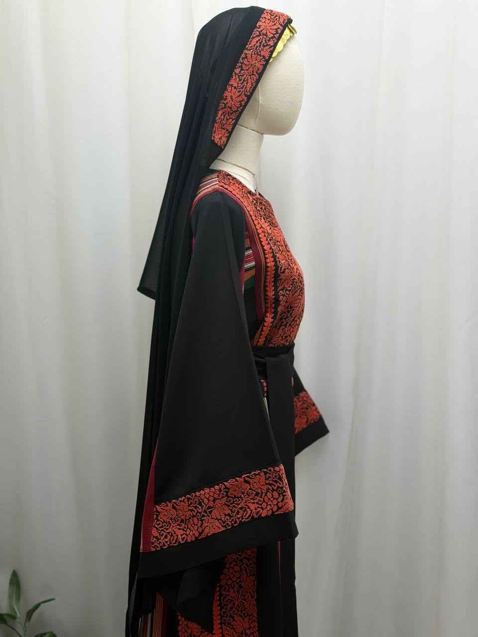 Thobe Qutouf Al-Karmel Hand Stitched