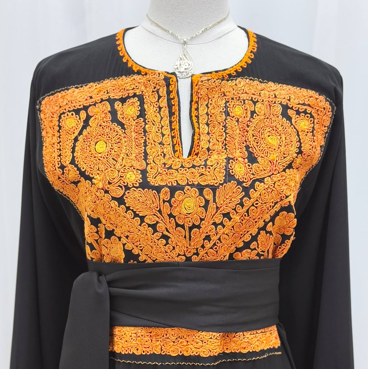 Golden Qaytan Heritage Thobe