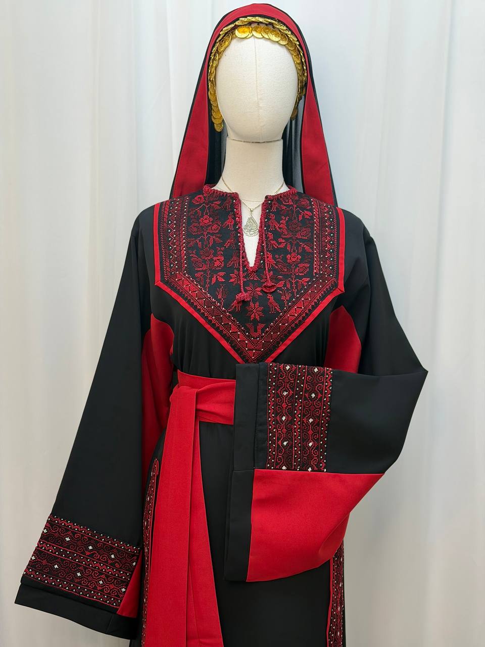 Thobe Laylat Al-Karmel