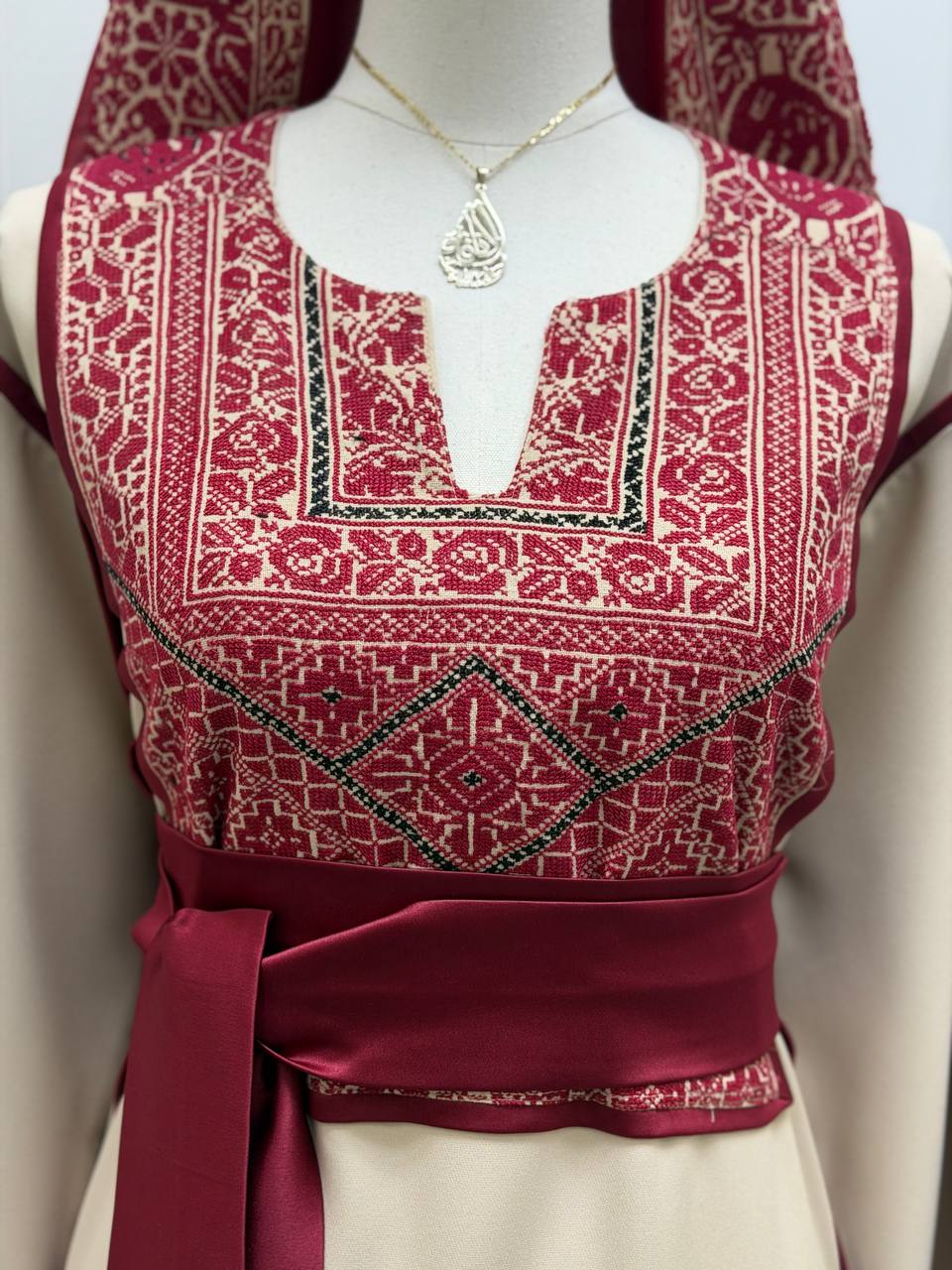Thobe Crimson Heritage