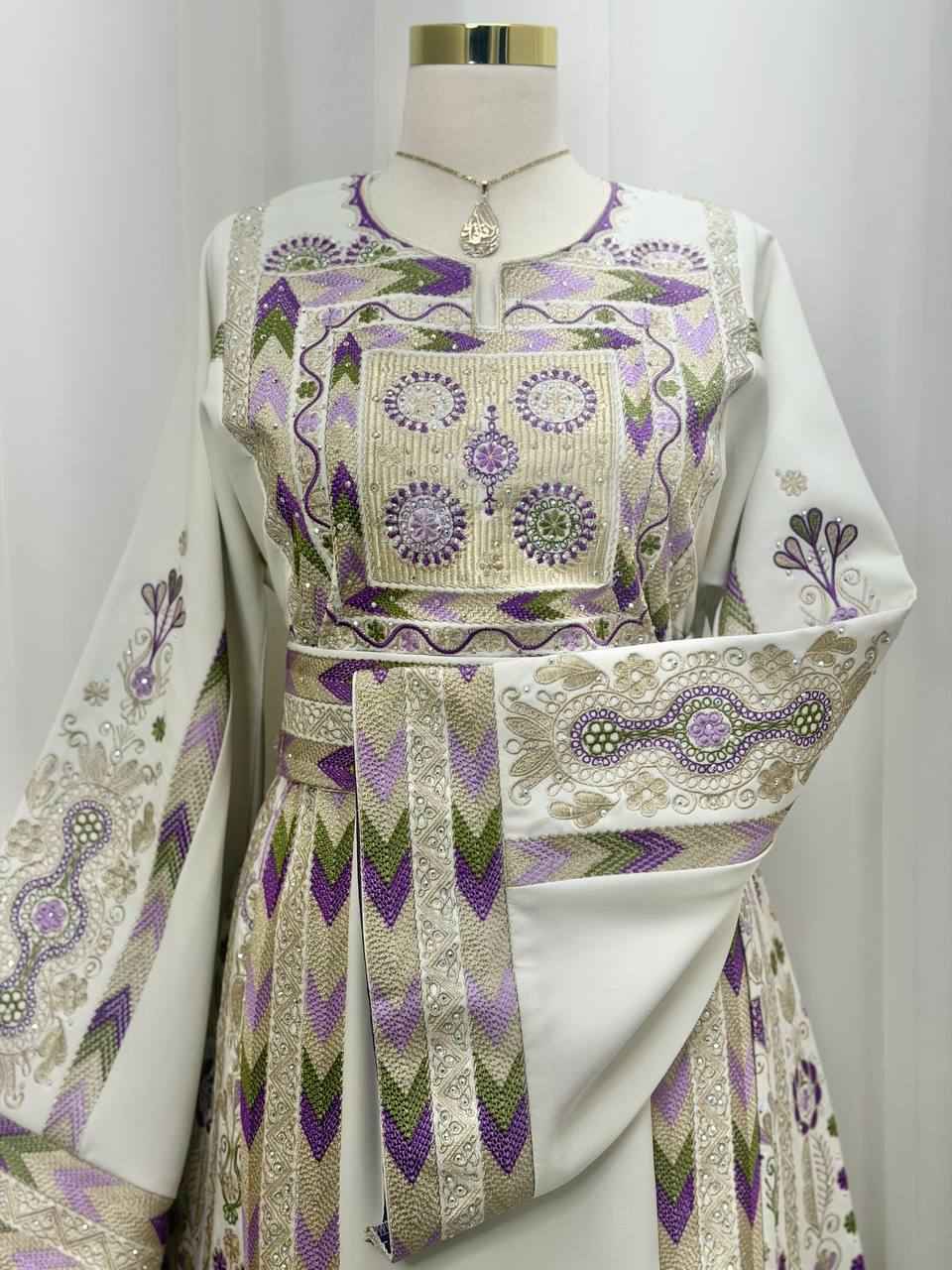 Nasmah Embroidered Thobe