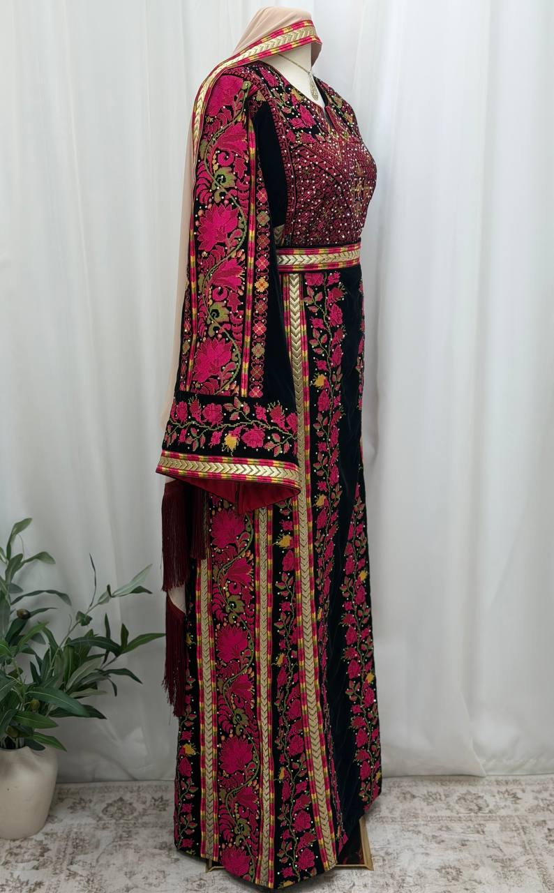 Velvet Zahra Thobe