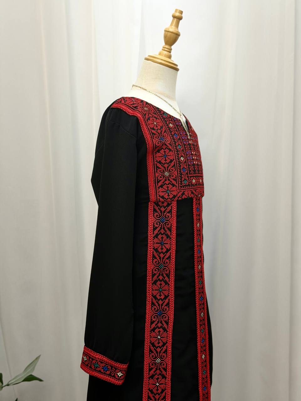 Noor Al-Quds Abaya