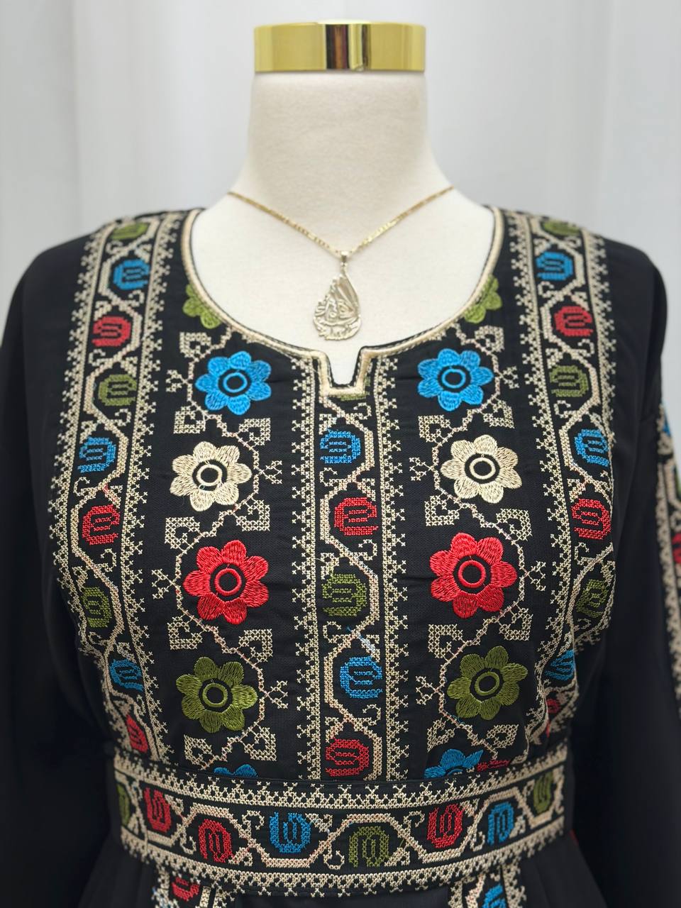 Noura Embroidered Thobe