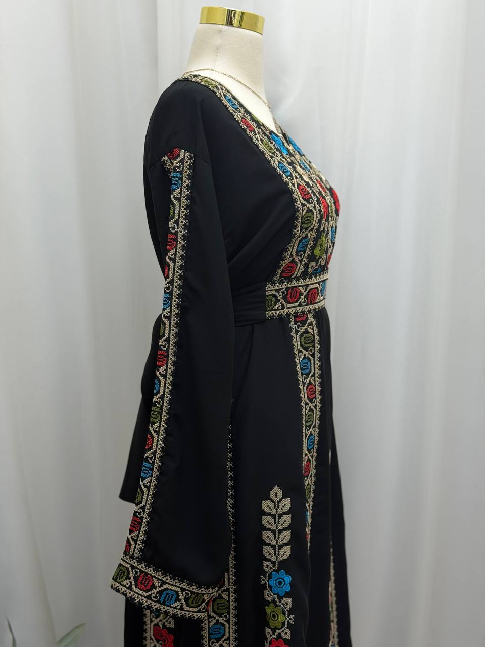 Noura Embroidered Thobe