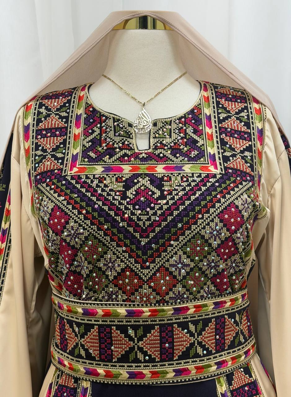 Um Issa Embroidered Thobe