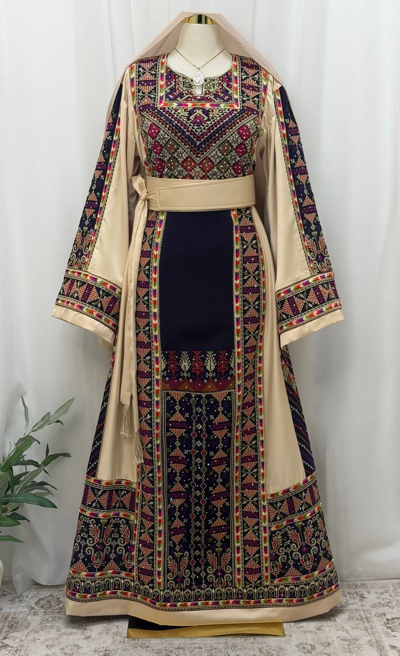 Um Issa Embroidered Thobe