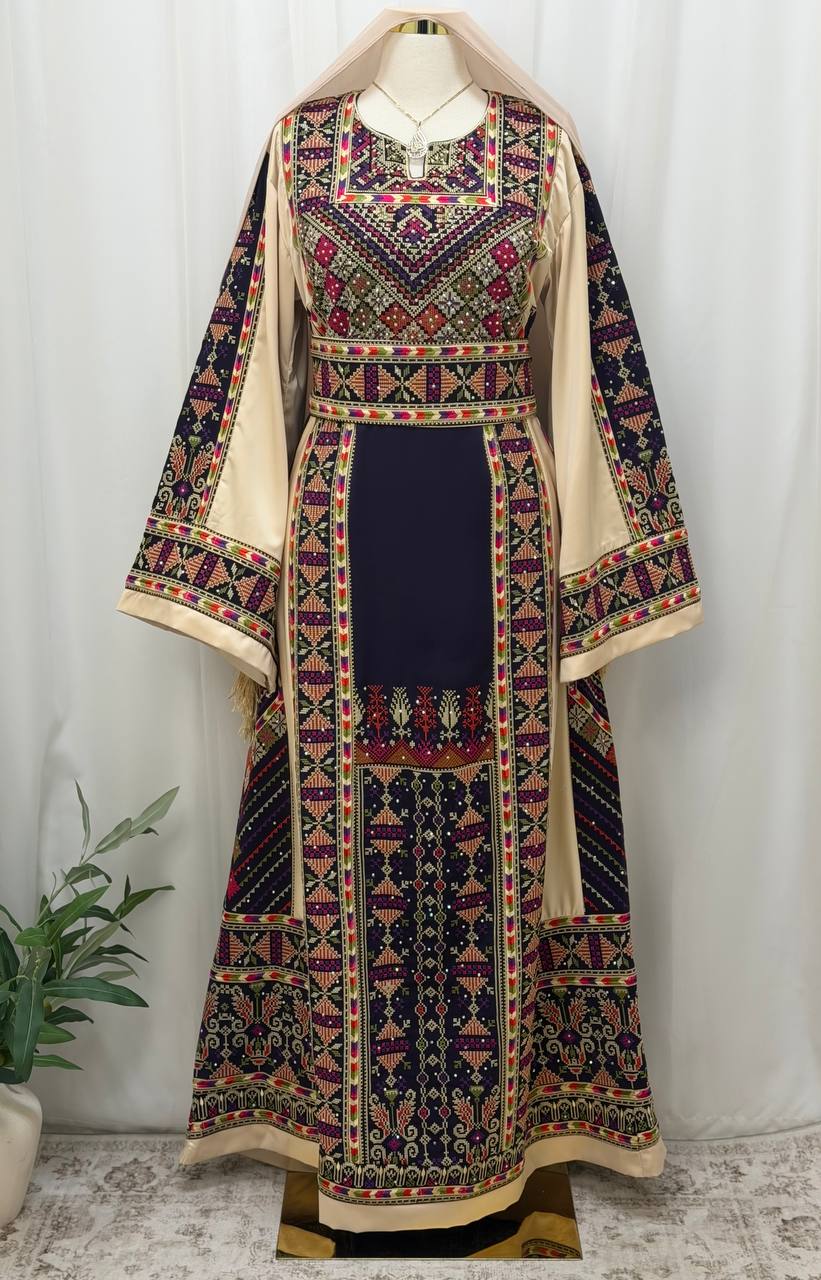 Um Issa Embroidered Thobe