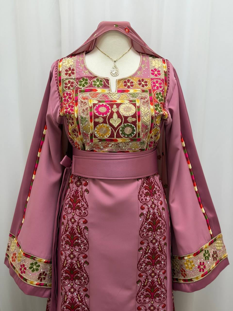 Randa Embroidered Thobe