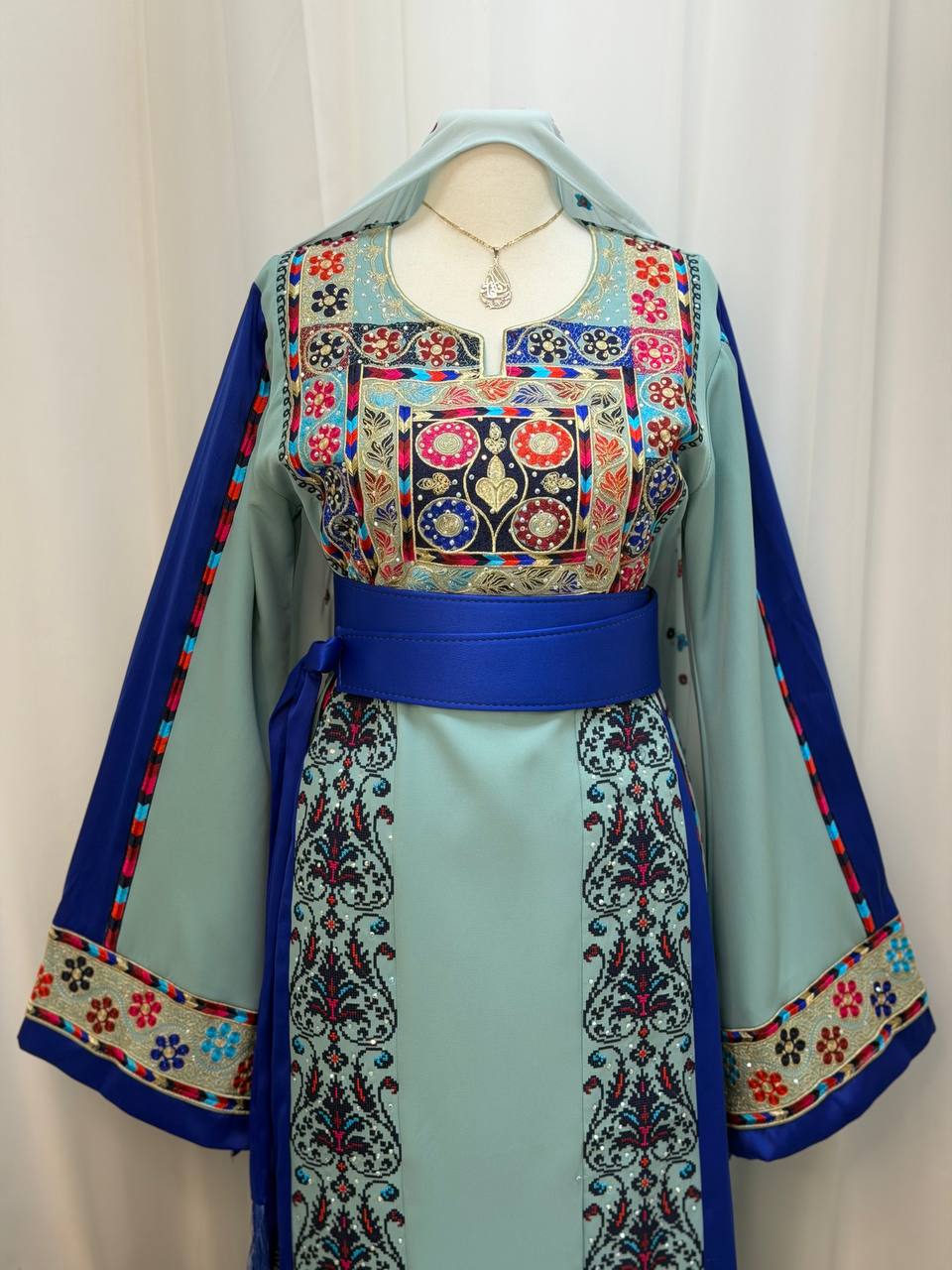 Randa Embroidered Thobe