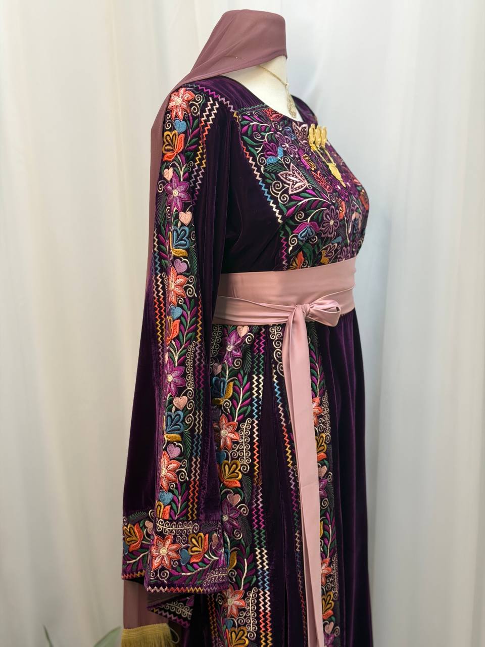 Noul Embroidered Velvet Thobe