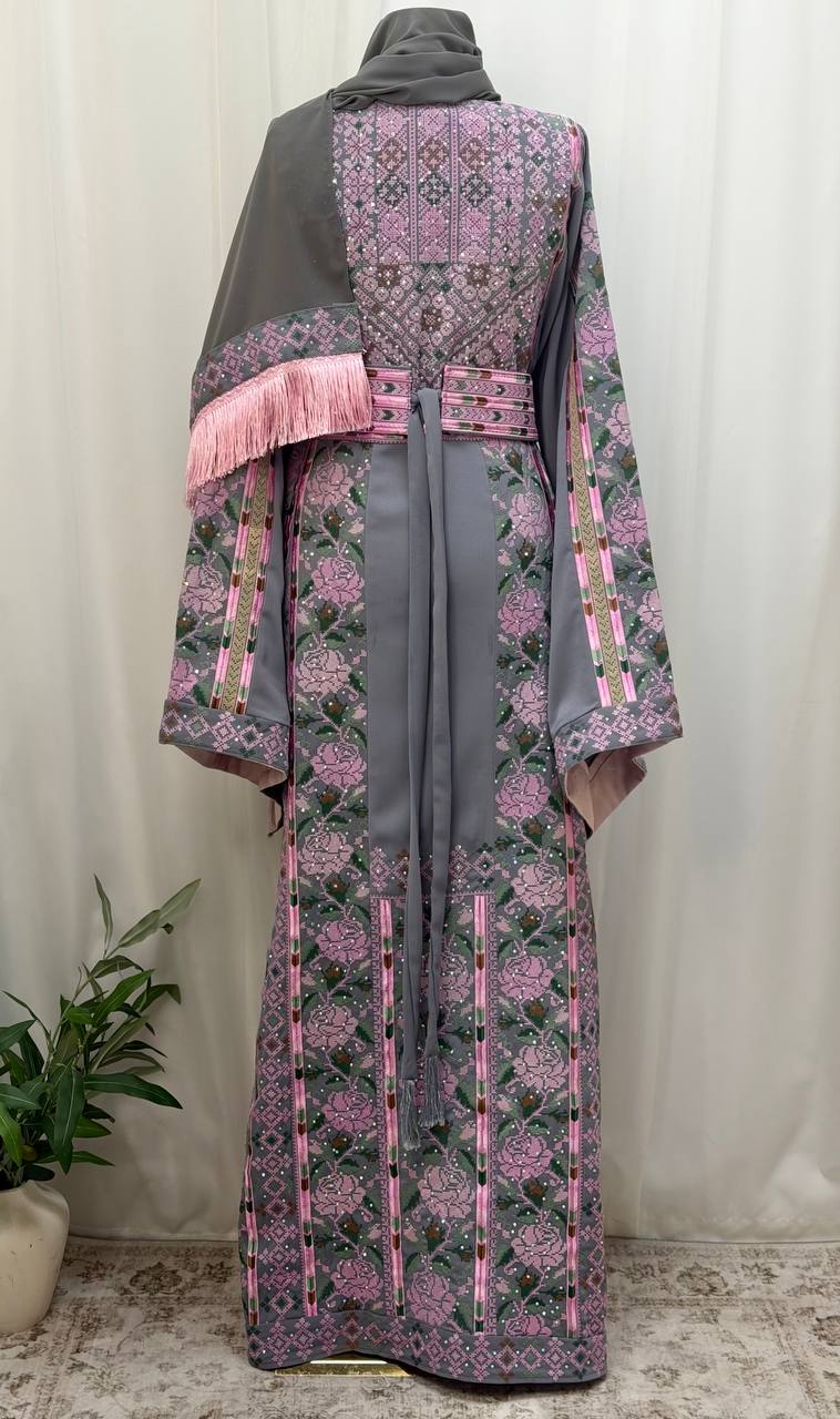 Faten Embroidered Thobe – Plus Size