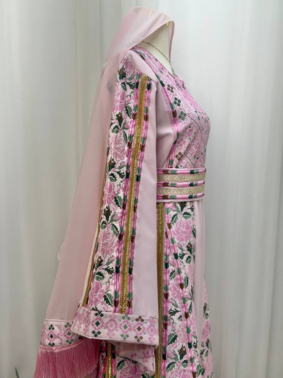 Dejan Embroidered Thobe with Beaded Manajel Details