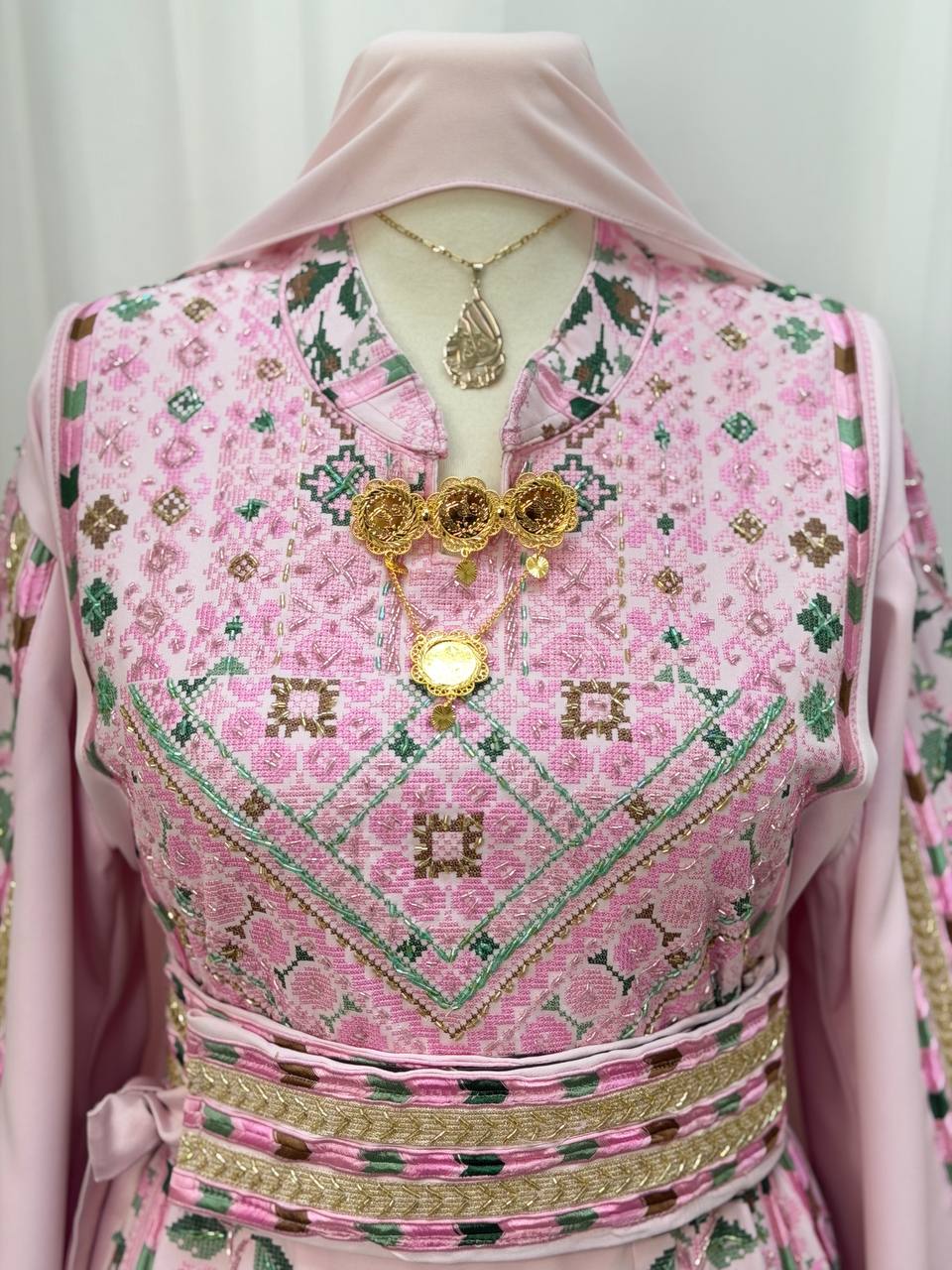 Hadeel Embroidered Thoub