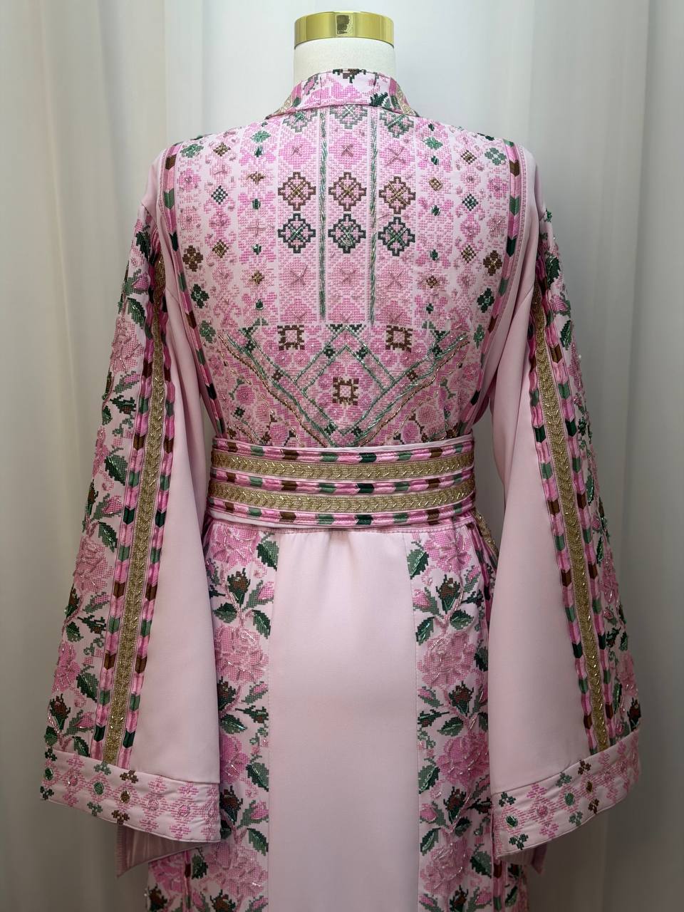 Hadeel Embroidered Thoub