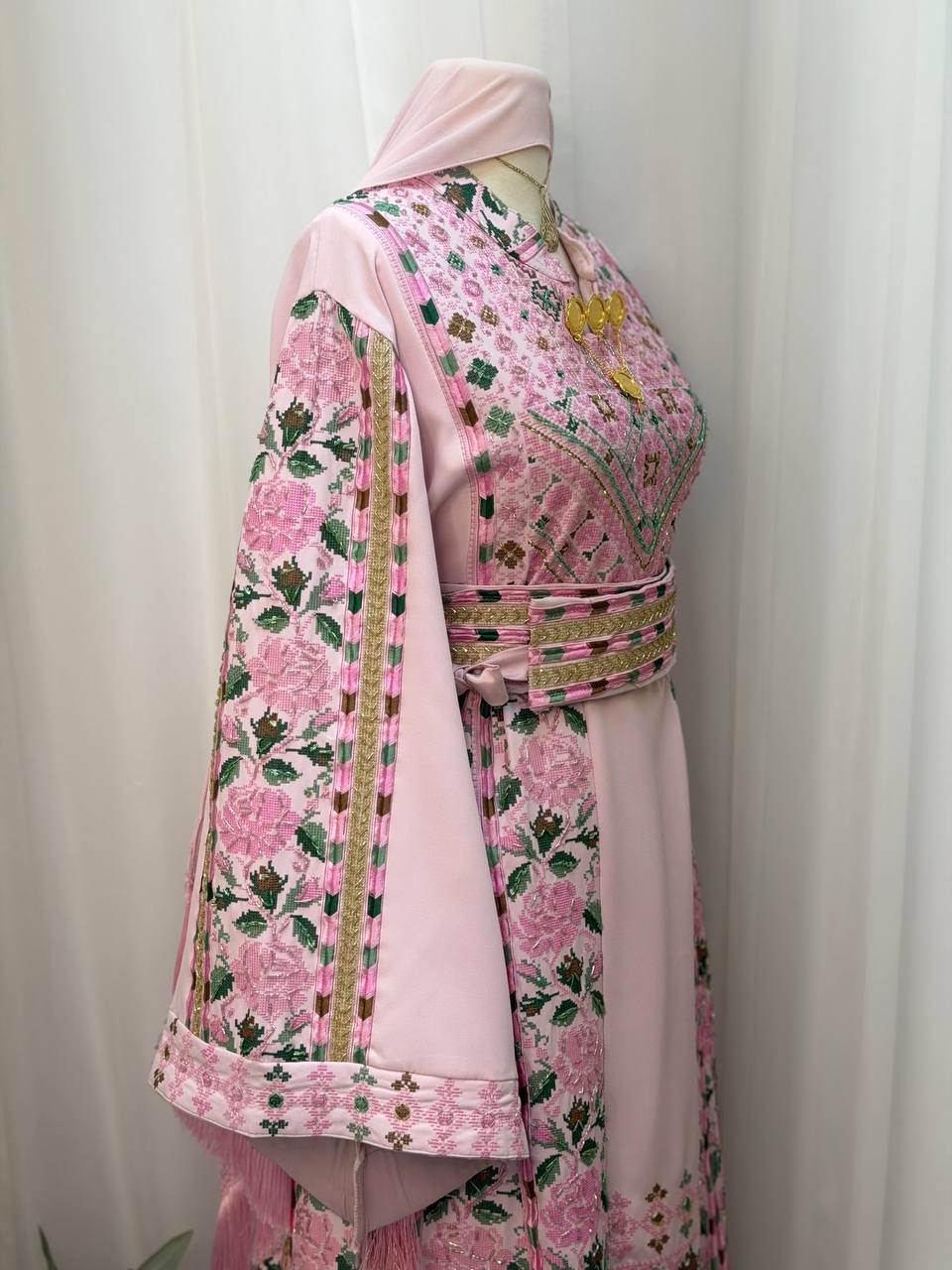 Hadeel Embroidered Thoub