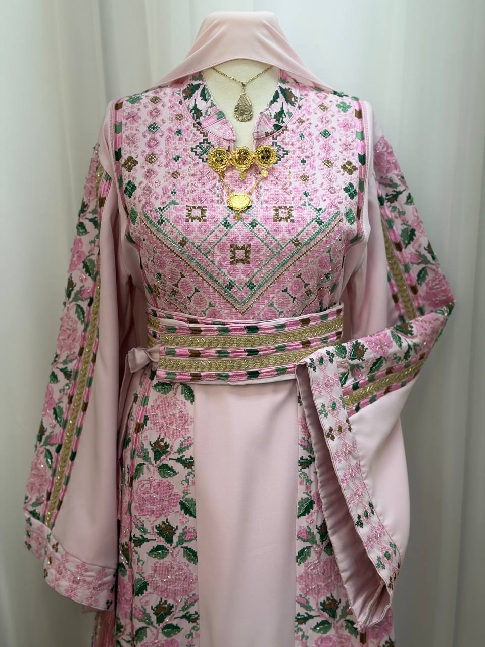 Hadeel Embroidered Thoub
