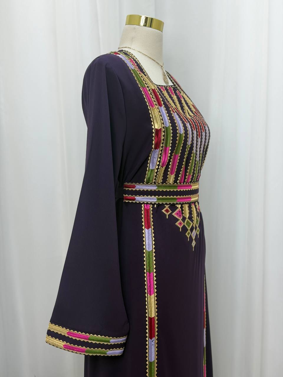 Suad – Simple Embroidered Palestinian Thoub