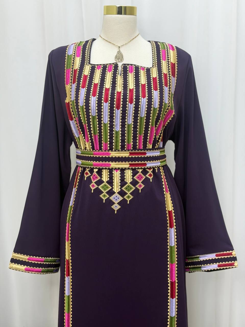 Suad – Simple Embroidered Palestinian Thoub