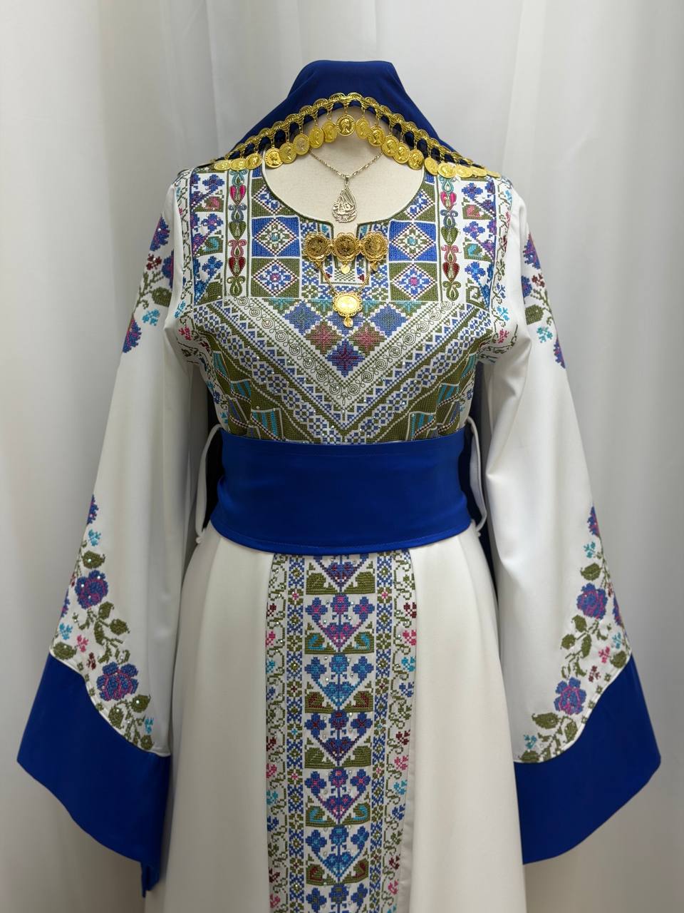 Yasmeen Embroidered Thobe