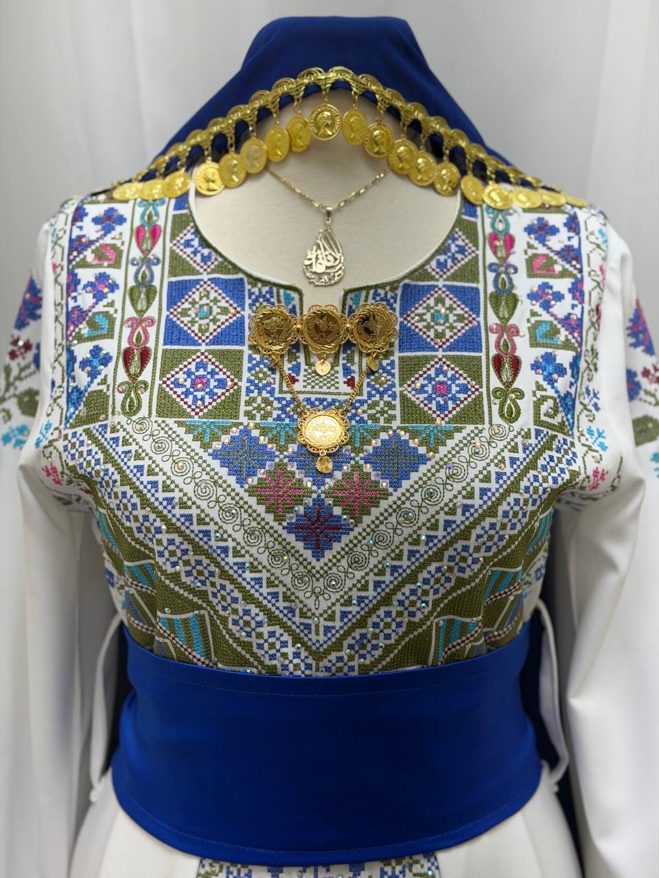 Yasmeen Embroidered Thobe