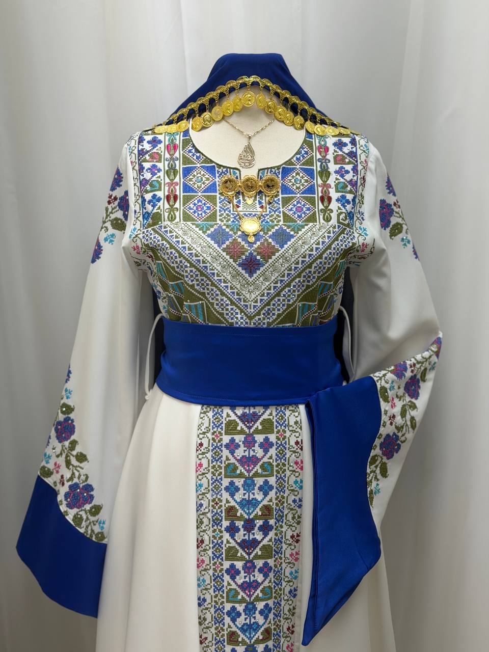 Yasmeen Embroidered Thobe