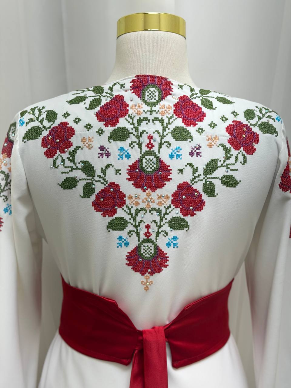 Yasmeen Embroidered Thobe