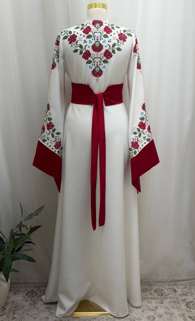 Yasmeen Embroidered Thobe