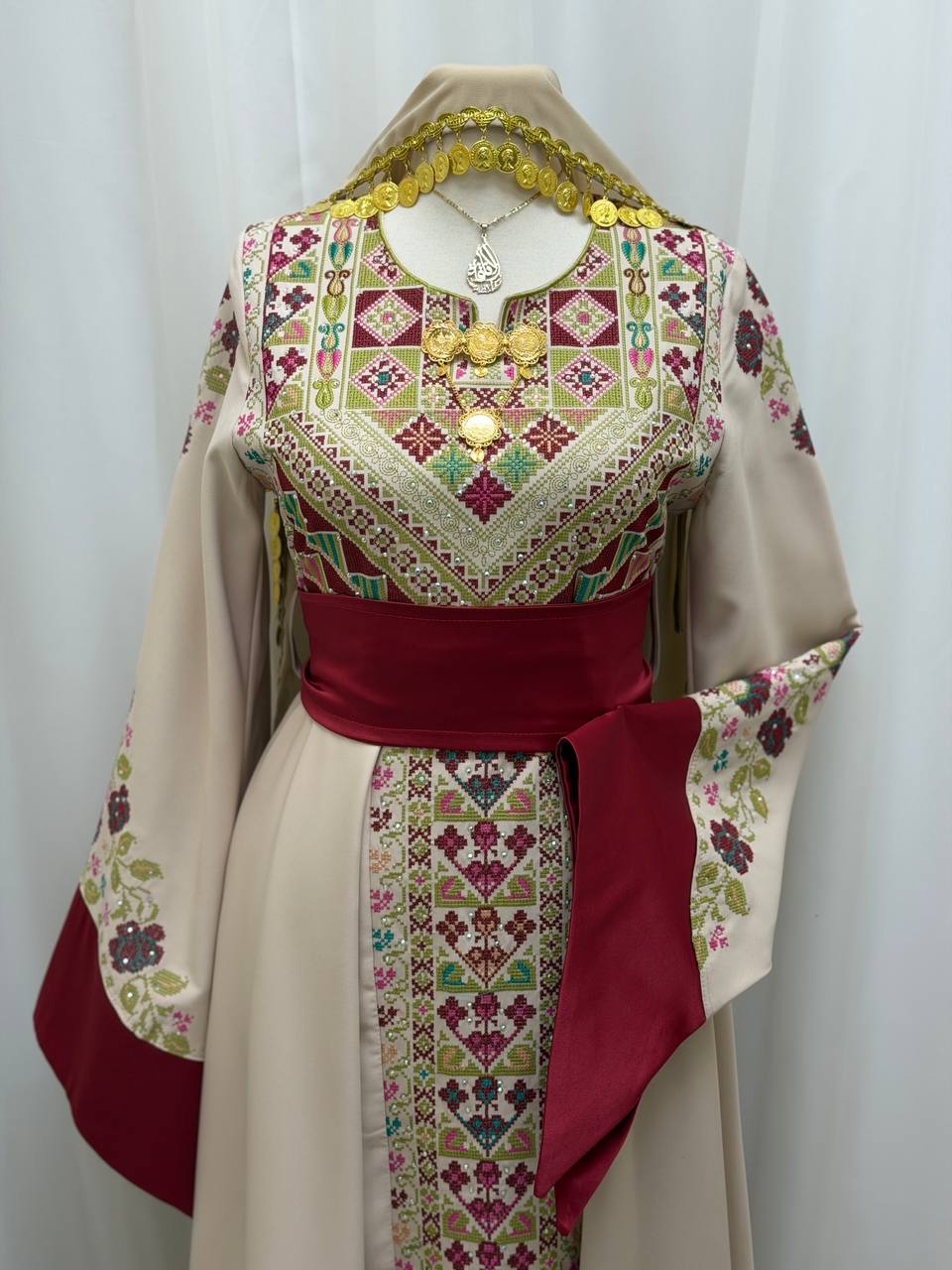 Yasmeen Embroidered Thobe