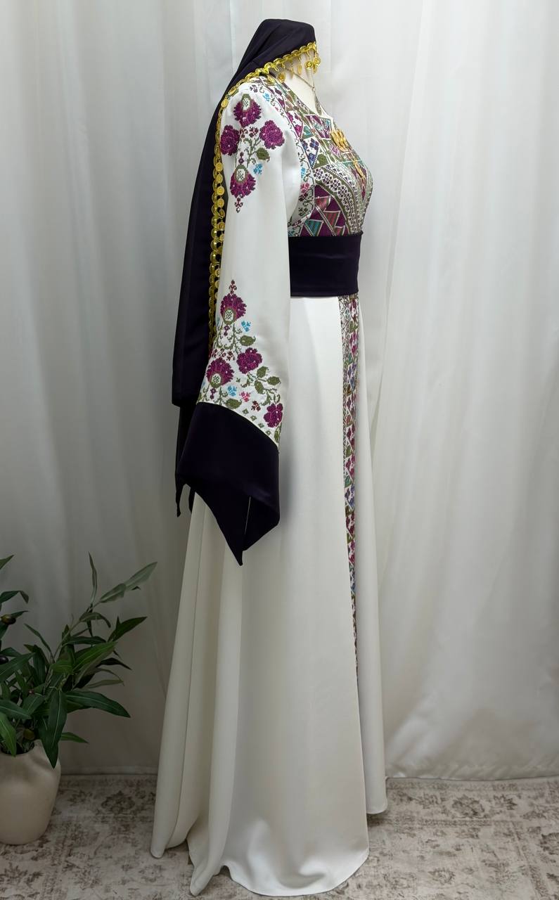 Yasmeen Embroidered Thobe