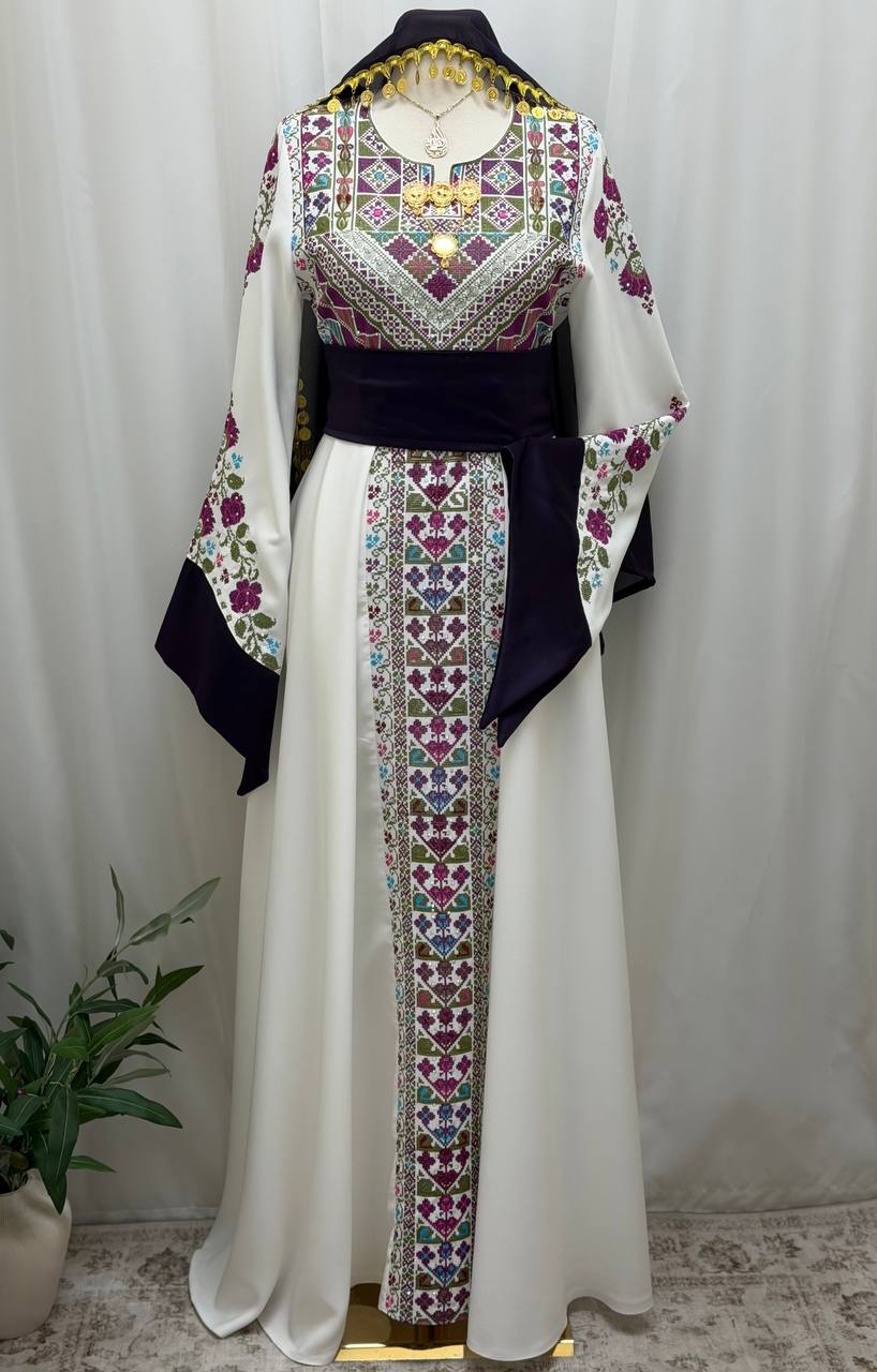 Yasmeen Embroidered Thobe