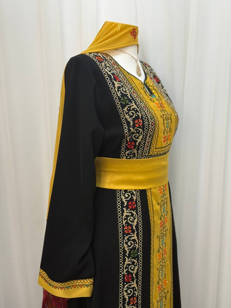 Rania Embroidered Thobe