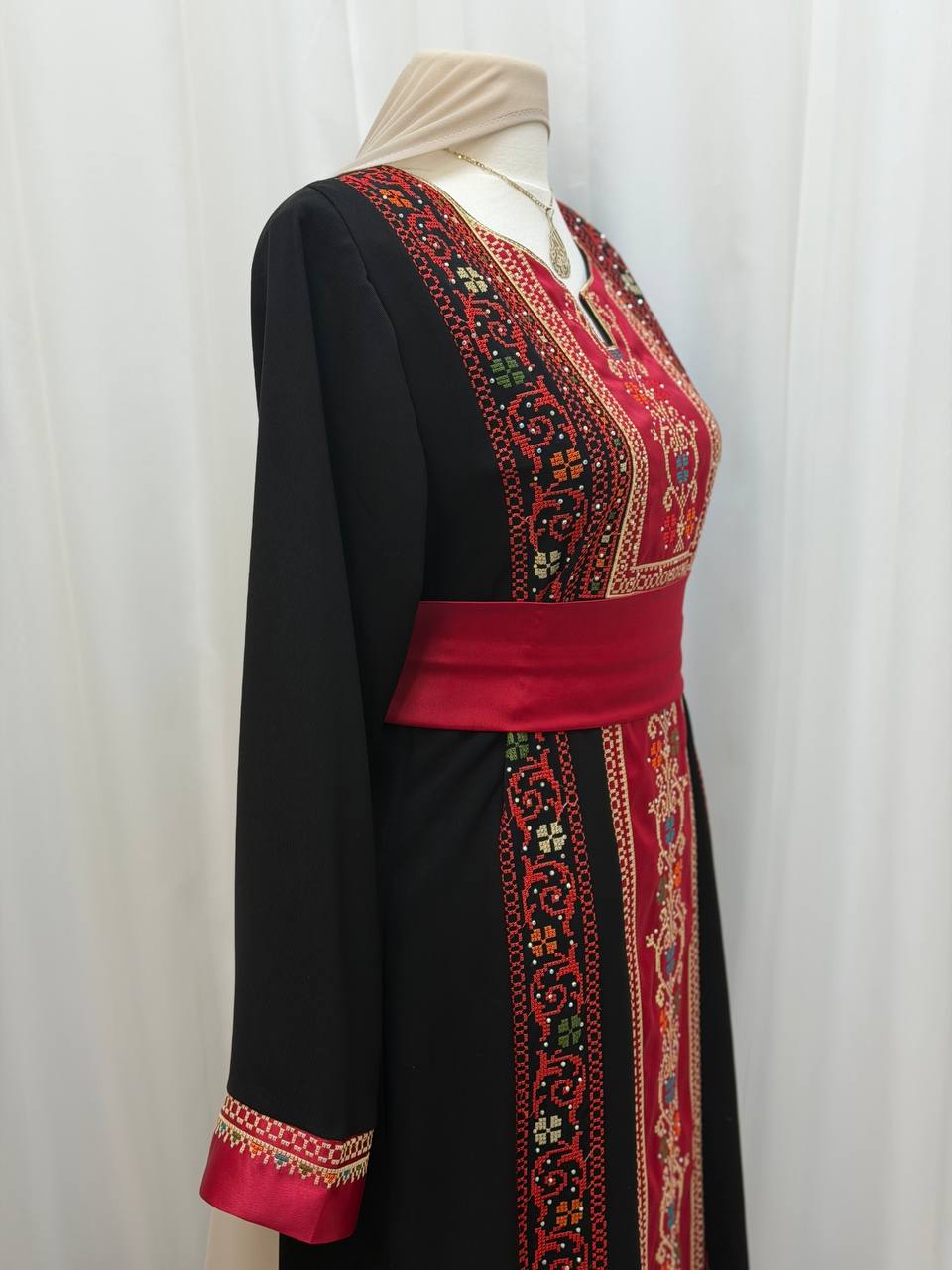 Rania Embroidered Thobe