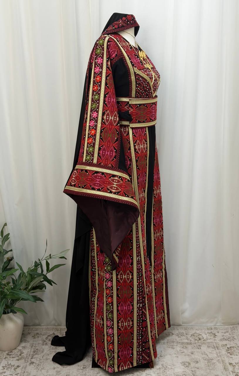 Nesreen Embroidered Thobe