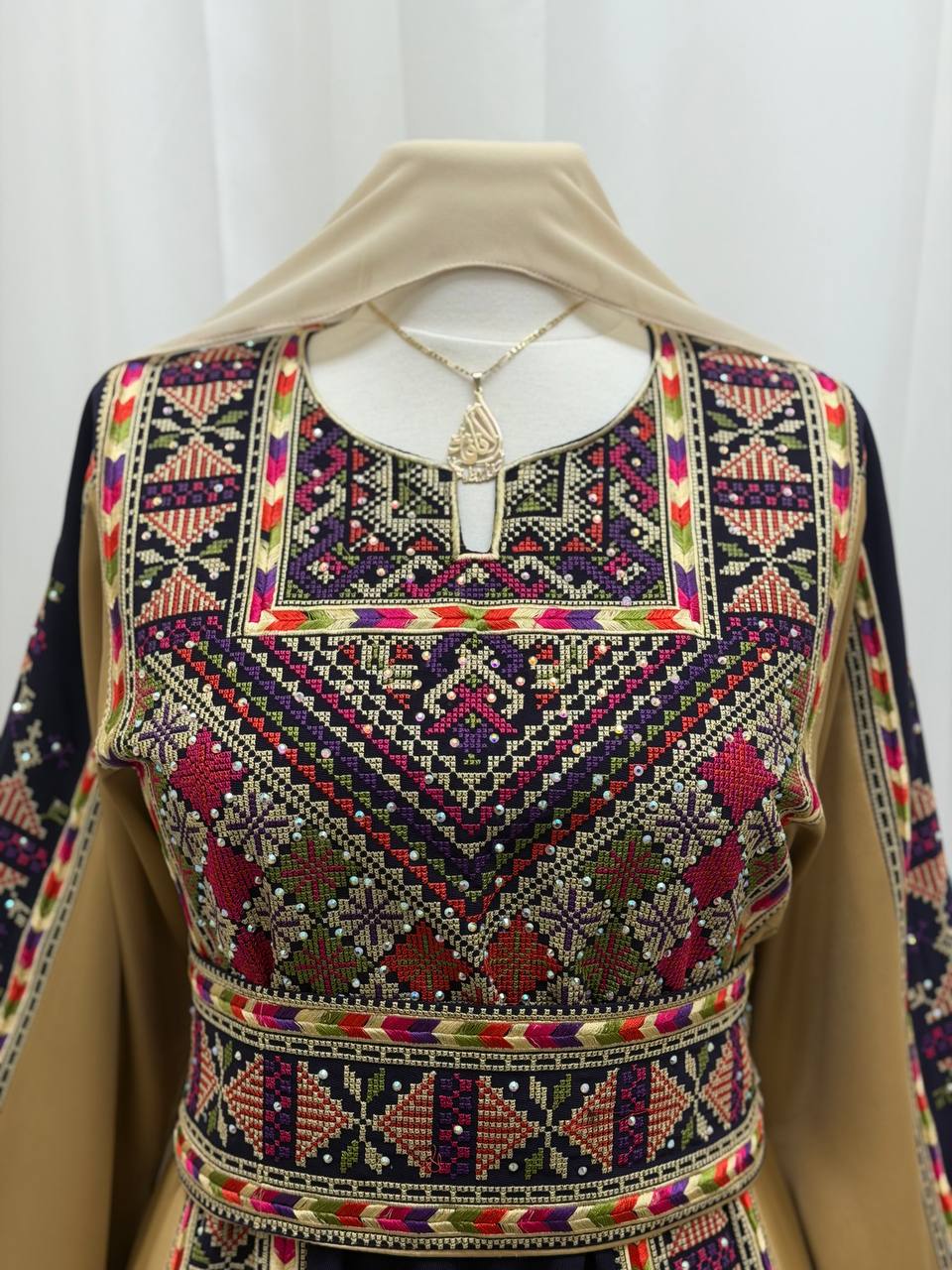 Elegant Palestinian Embroidered Thobe – Plus Size