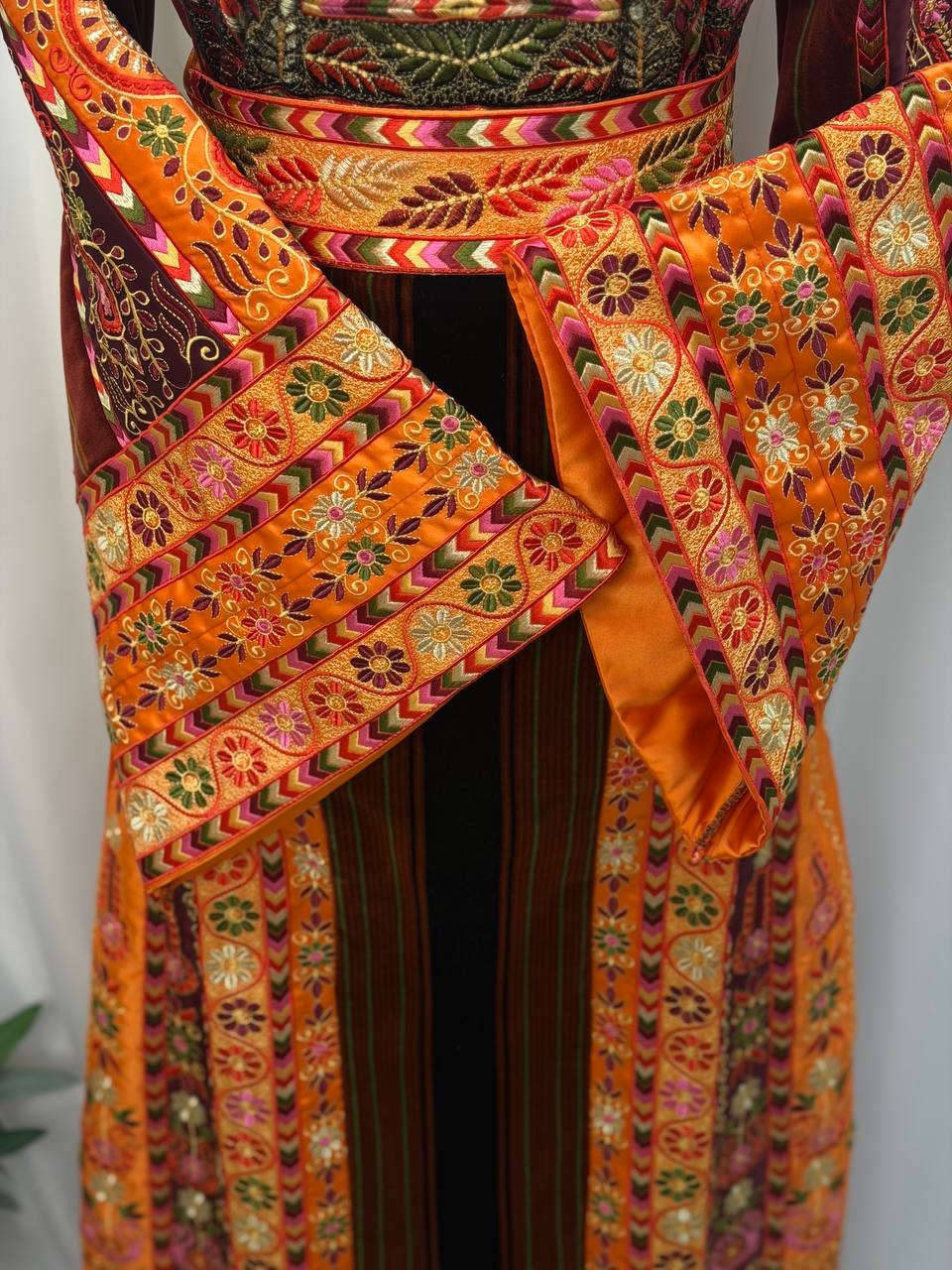 Malikat Al Jannah Wal Nar – Palestinian Embroidered Thobe