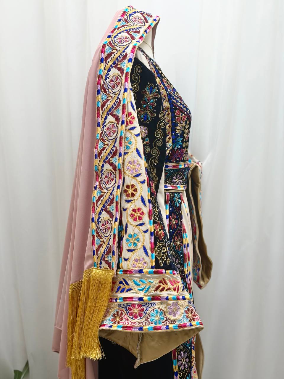 Malika – Luxury Palestinian Embroidered 4-Piece Thobe Set