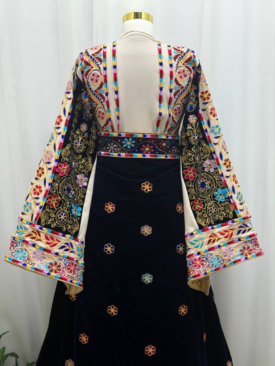 Malika – Luxury Palestinian Embroidered 4-Piece Thobe Set
