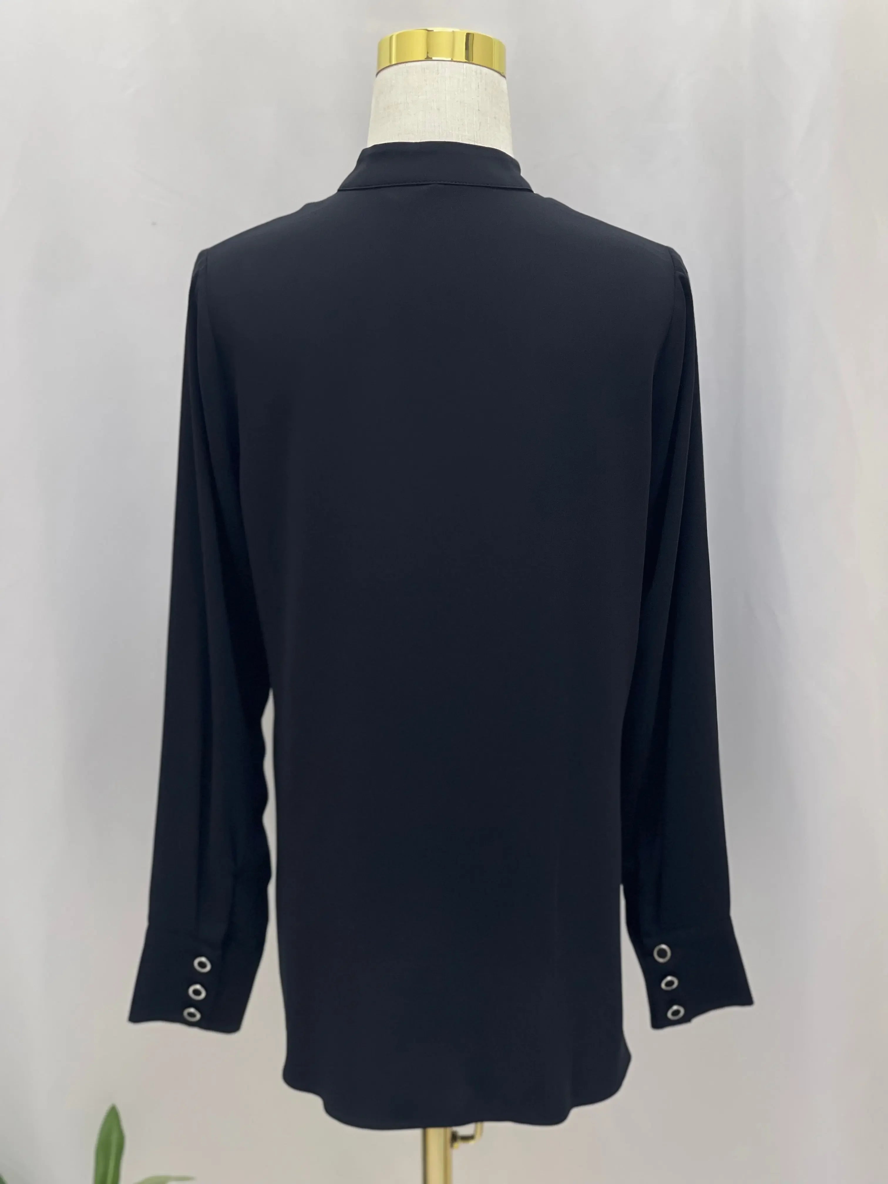 Timeless Elegance: The Expertly Designed Pleated Blouse Palestinian Elegance