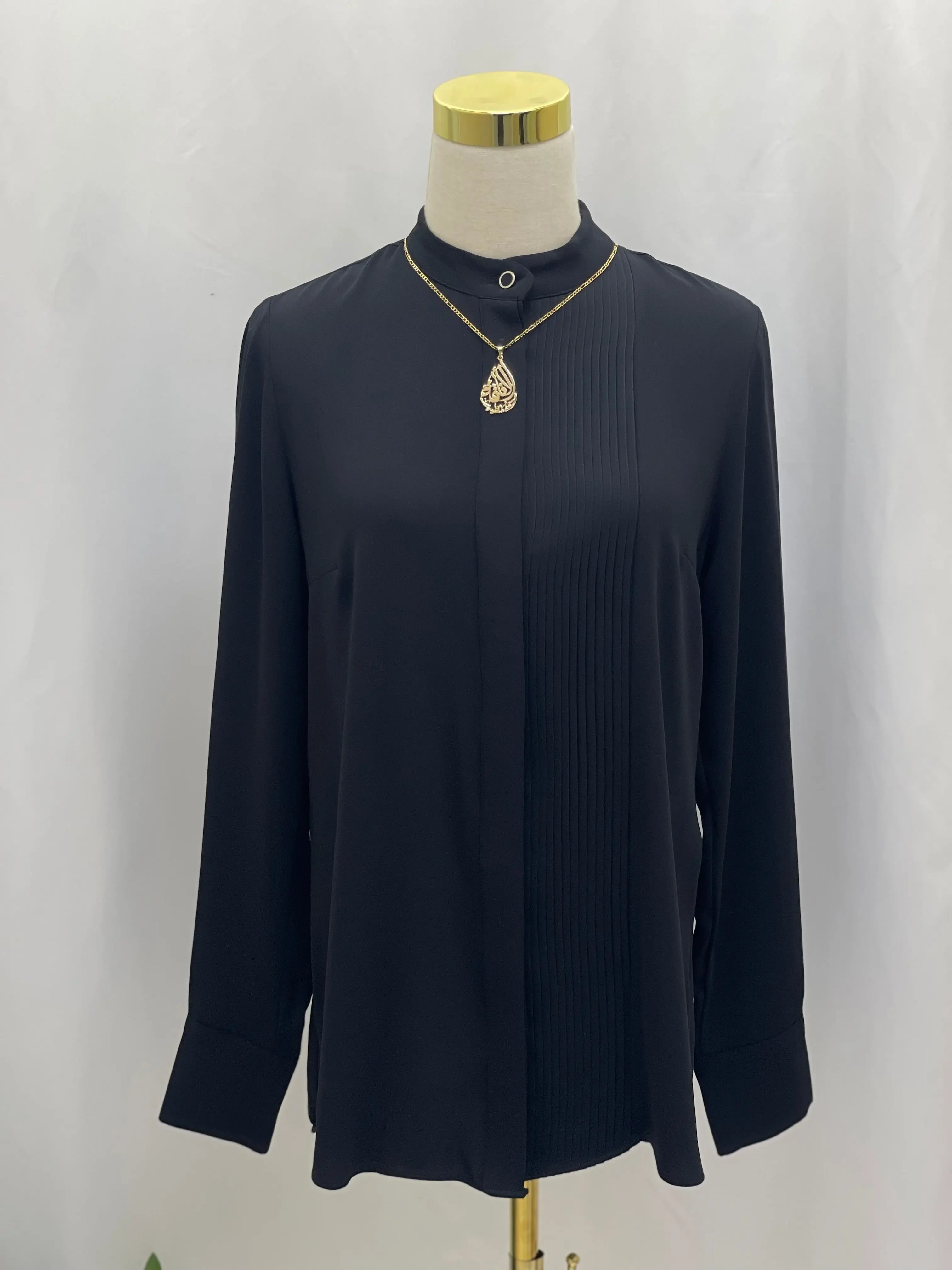 Timeless Elegance: The Expertly Designed Pleated Blouse Palestinian Elegance