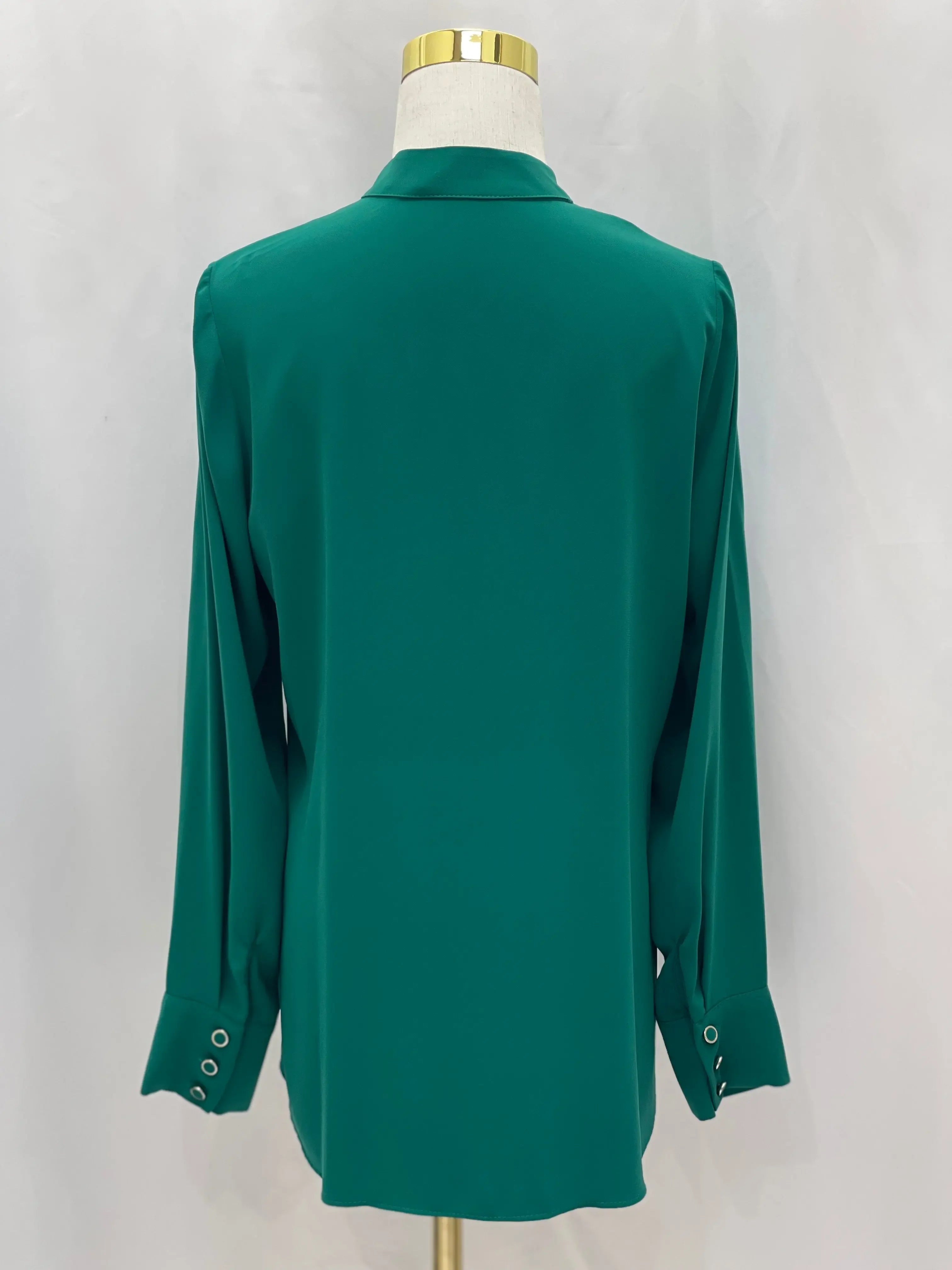 Timeless Elegance: The Expertly Designed Pleated Blouse Palestinian Elegance