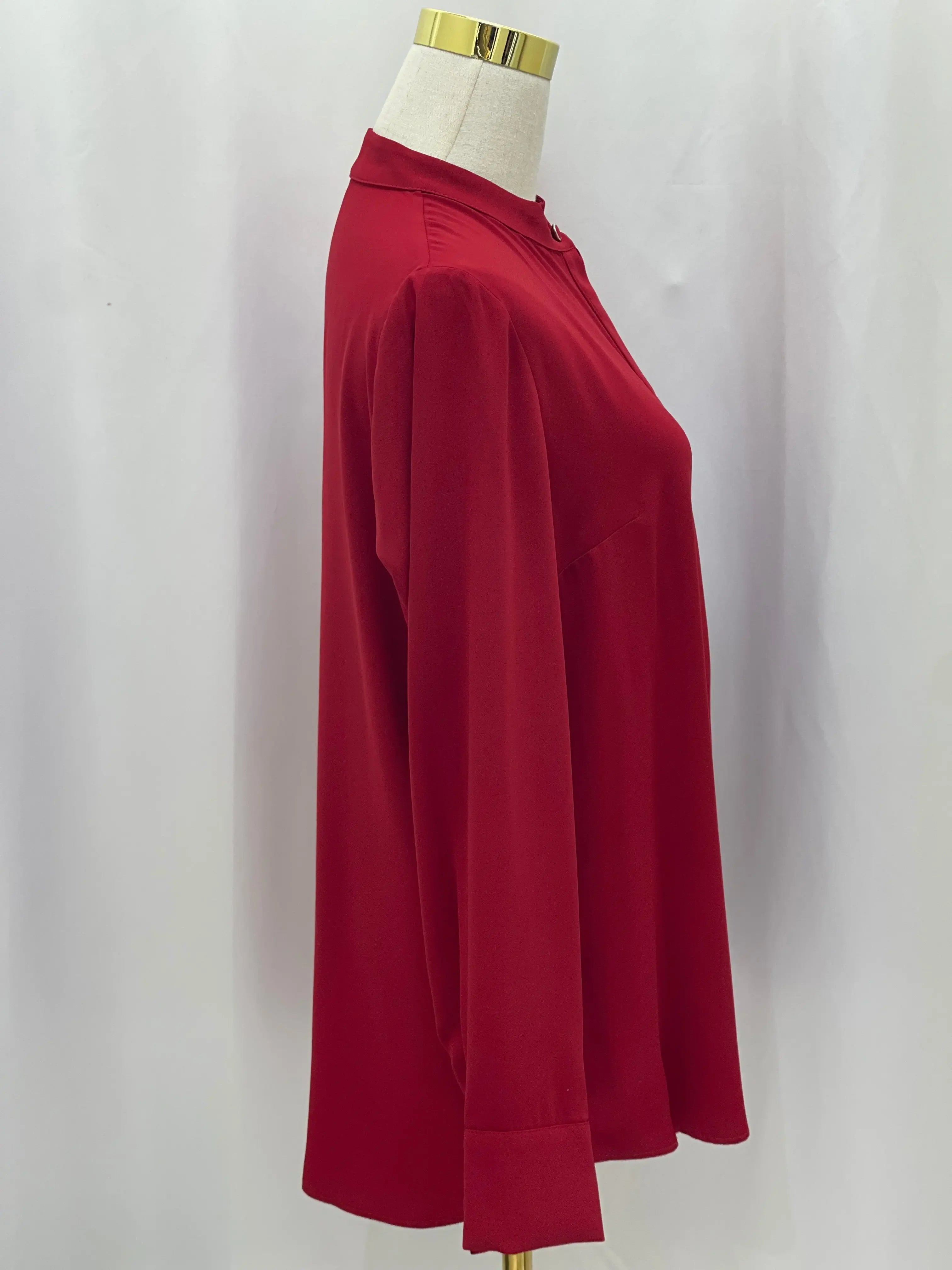 Timeless Elegance: The Expertly Designed Pleated Blouse Palestinian Elegance