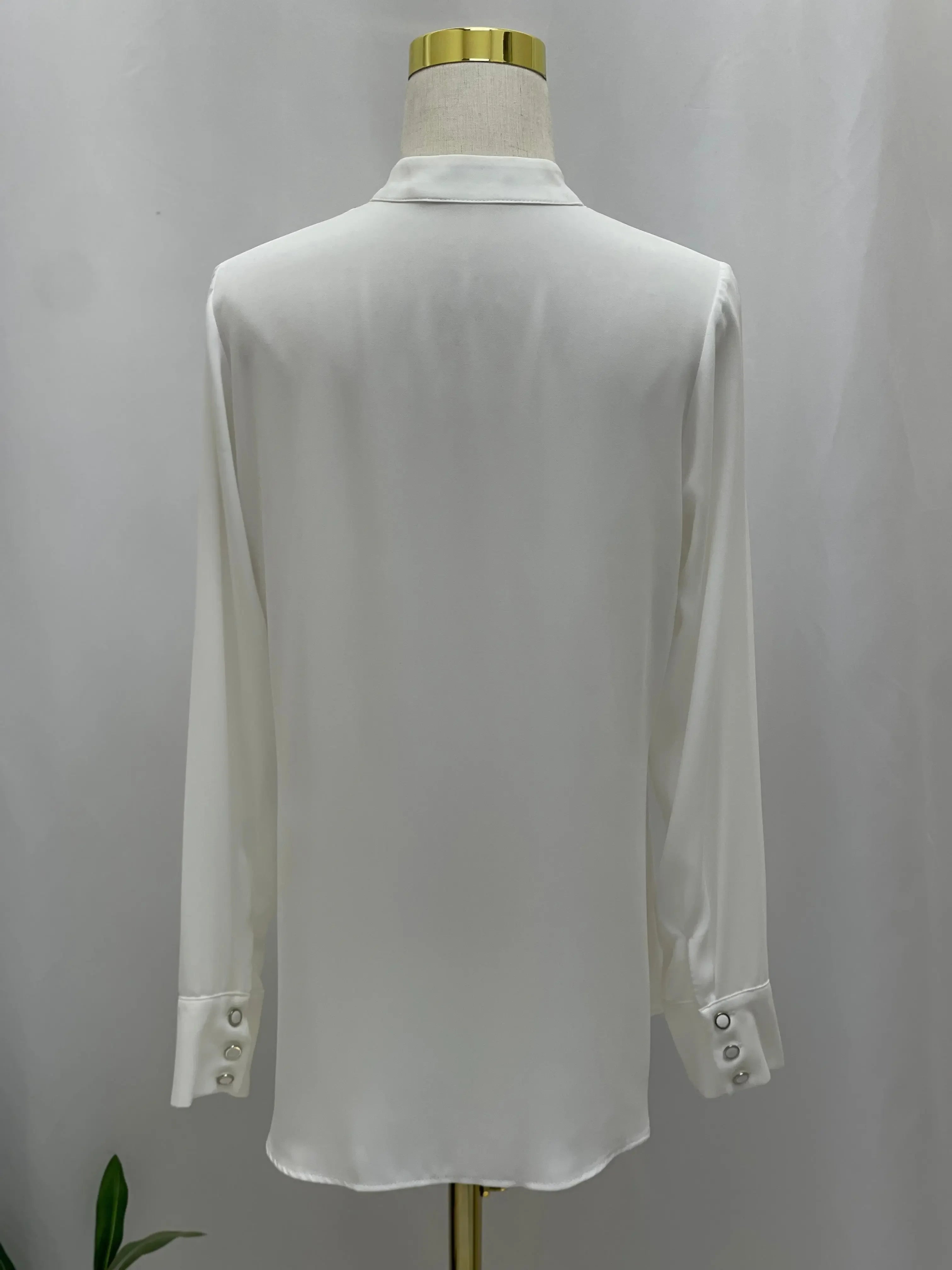 Timeless Elegance: The Expertly Designed Pleated Blouse Palestinian Elegance