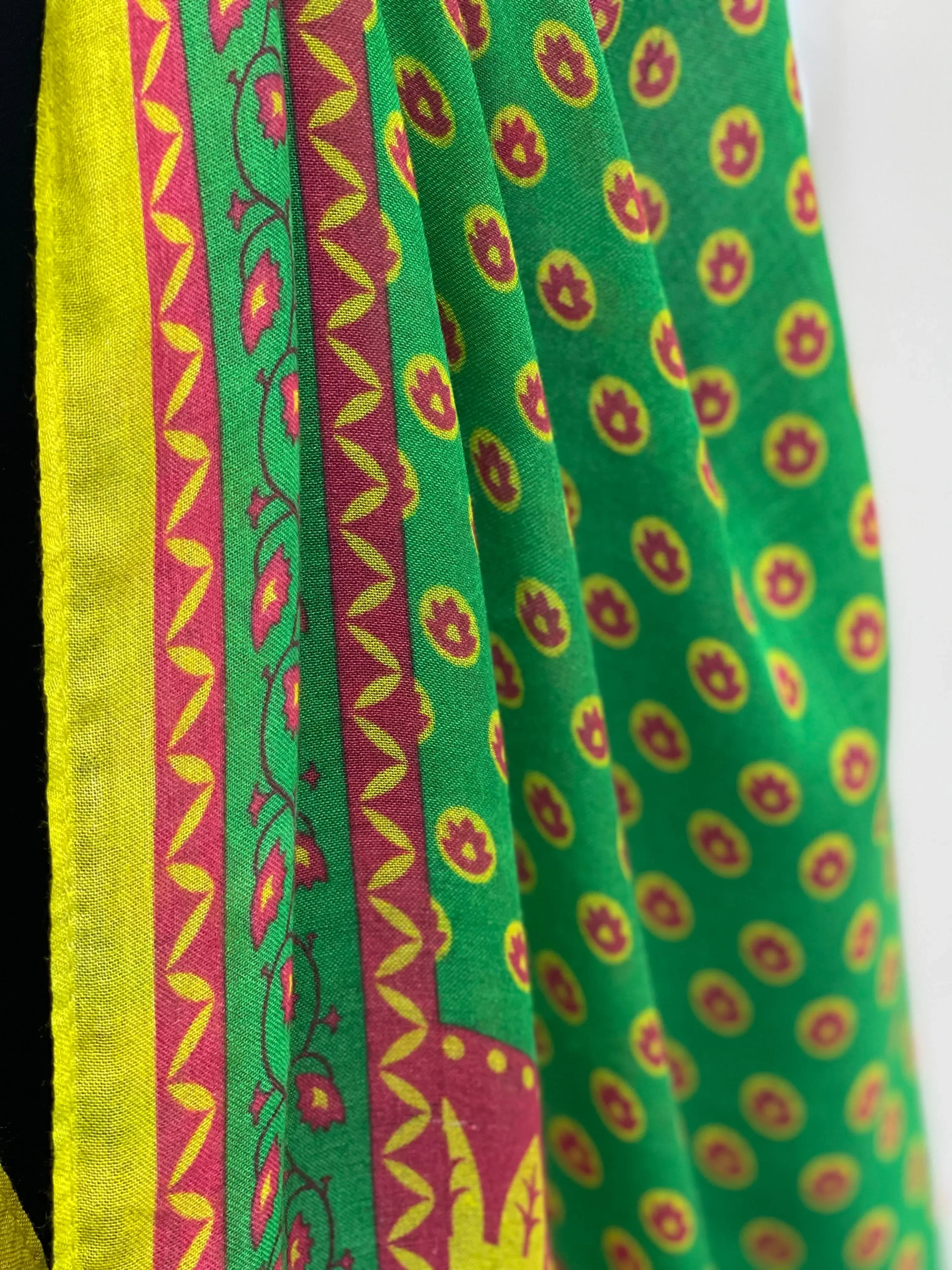 Elegant Comfort: Exclusive Printed Modal Hijab - Asba Palestinian Elegance