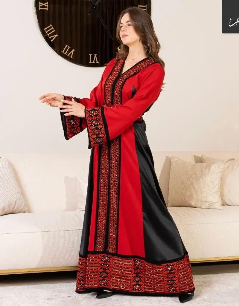 Queen Rania Thoub: Luxurious Elegance Fit for Royalty - Palestinian Elegance
