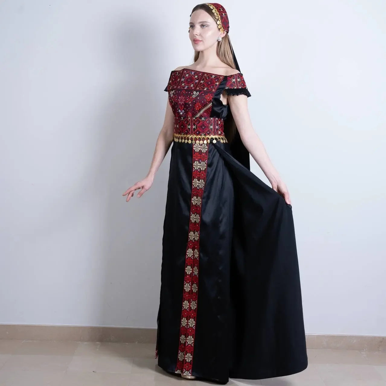 Contemporary Elegance: The Embroidered Nur Modern Thoub Palestinian Elegance