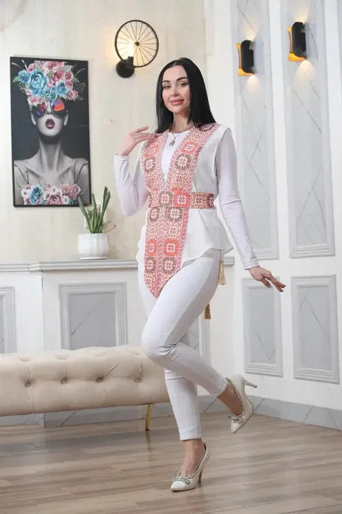 Cultural Richness: Vest with Intricate Embroidery Palestinian Elegance