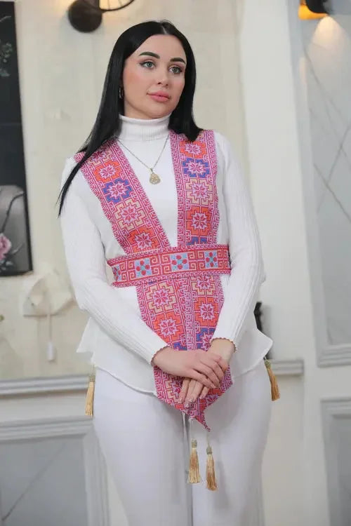 Cultural Richness: Vest with Intricate Embroidery Palestinian Elegance