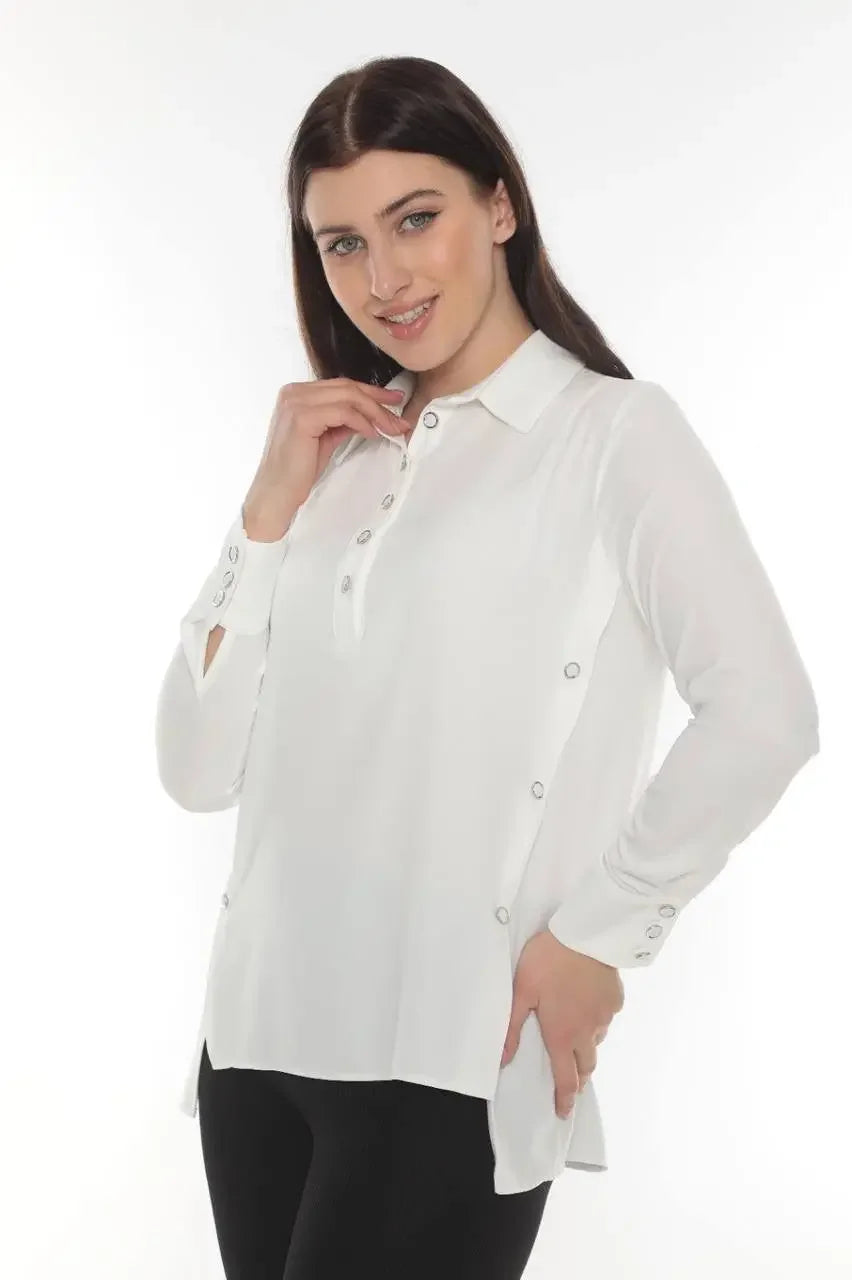 Palestinian Elegance casual versatile chic blouse in white with button details and long sleeves