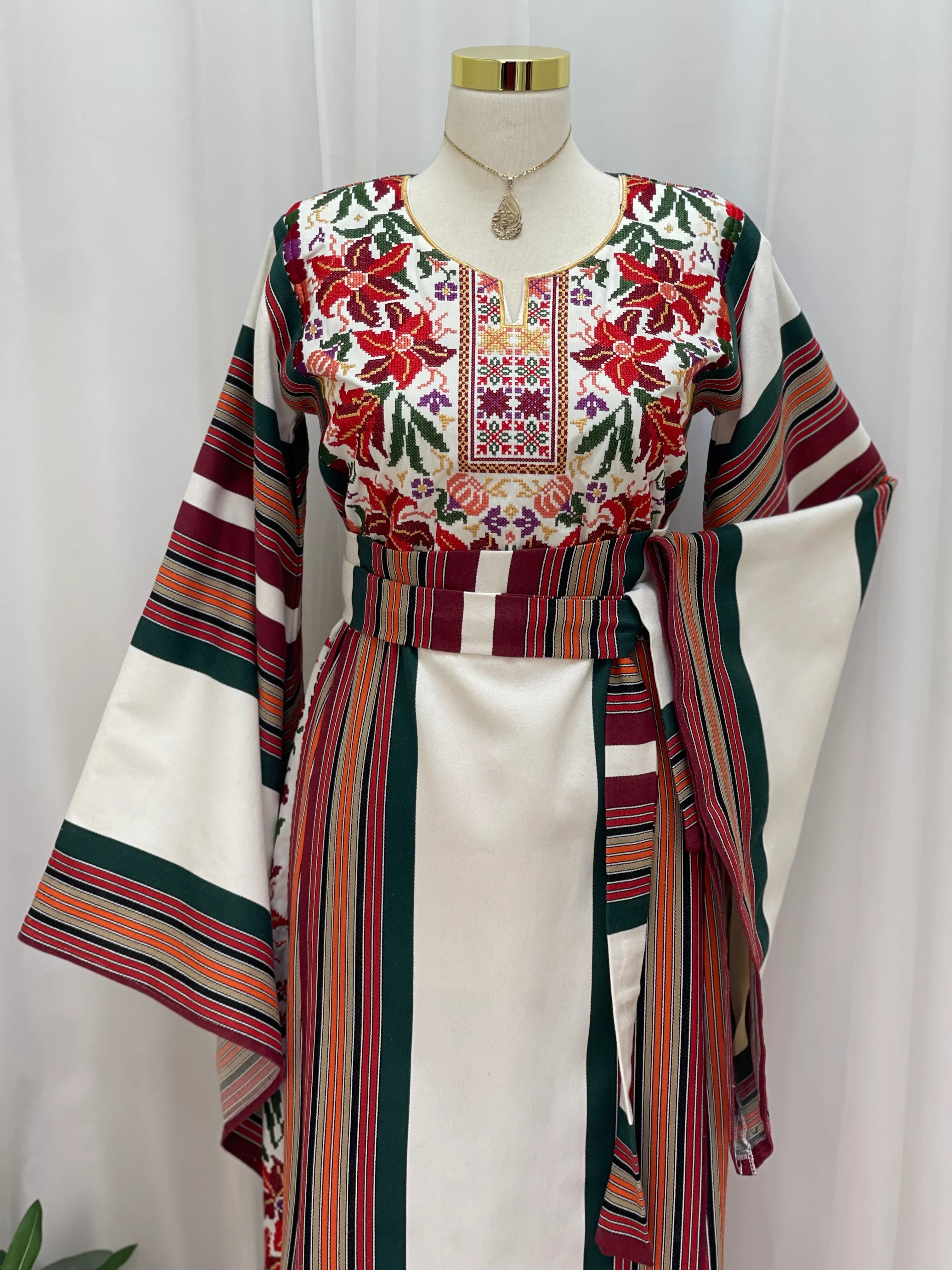 Rimal Heritage Embroidered Majdalwi Thobe